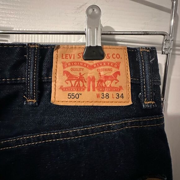 Levi's Men's 550 Relaxed Fit Dark Blue Jeans 38x33 - Picture 2 of 6